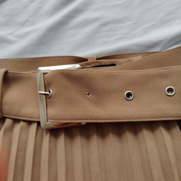 WConcept Andersson Bell Lucy Belted Pleats Skirt Beige - Picture 7 of 8